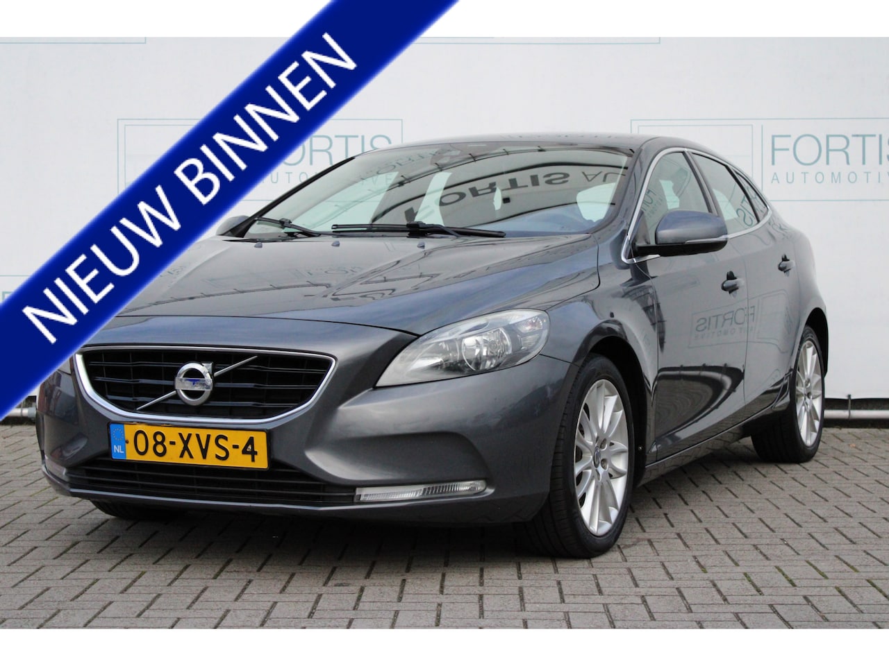 Volvo V40 - 1.6 D2 Momentum NL AUTO | NAVI | CAMERA | - AutoWereld.nl