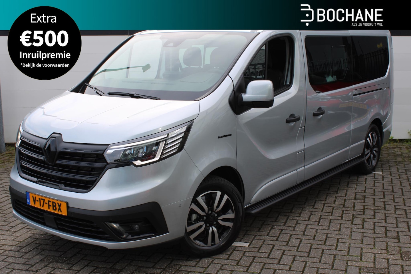 Renault Trafic - 2.0 dCi 170 EDC T29 L2H1 DC Luxe Black Edition | Automaat | Trekhaak | Stoelverw. | LMV. | - AutoWereld.nl