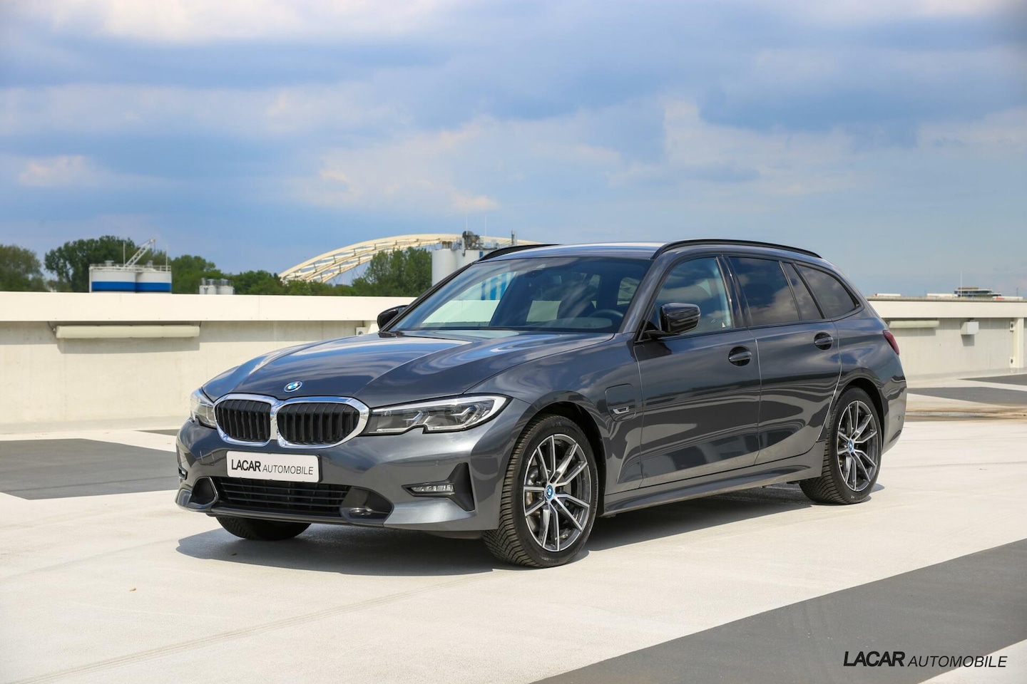 BMW 3-serie Touring - 330e High Executive I Sport Line I Laser - AutoWereld.nl