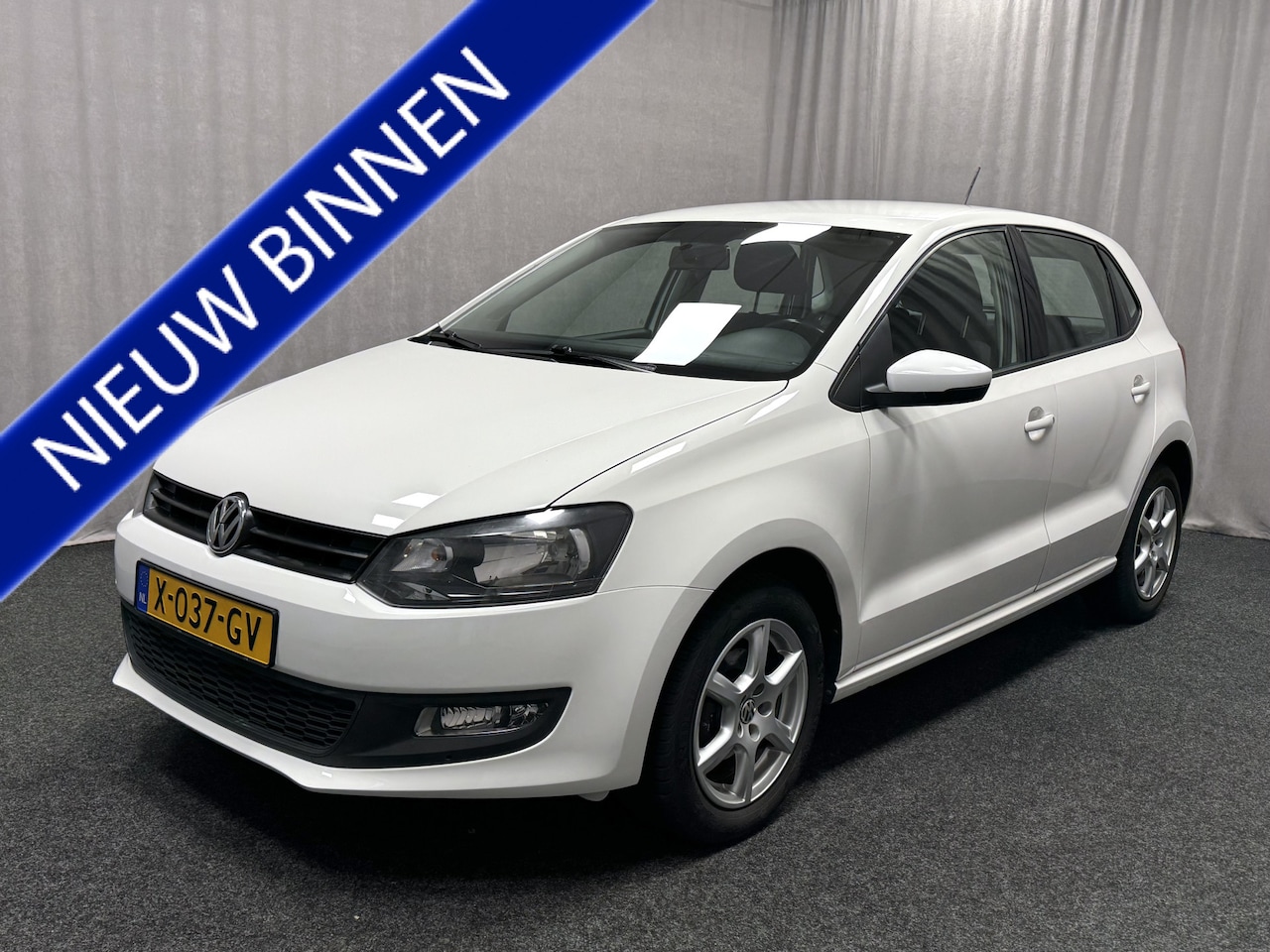 Volkswagen Polo - 1.2 TSI First Edition | Airco | Scherm | Dealer onderhoud | D.riem v.v - AutoWereld.nl