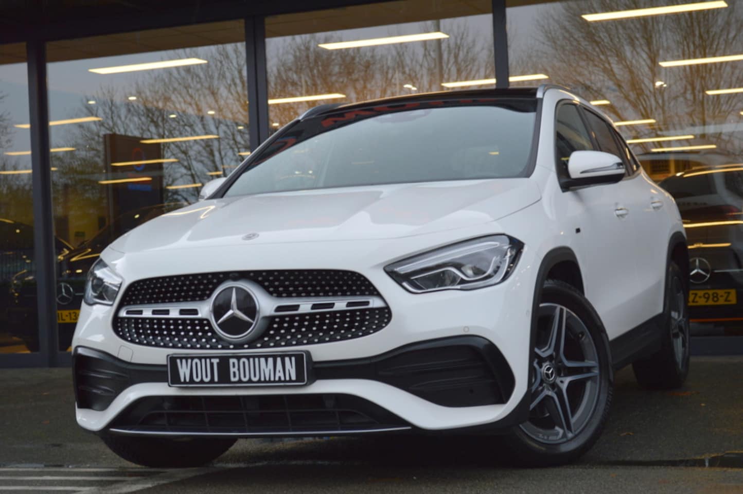 Mercedes-Benz GLA-Klasse - 250 e AMG Led Panorama Widescreen Sfeer Camera CarPlay Pdc - AutoWereld.nl