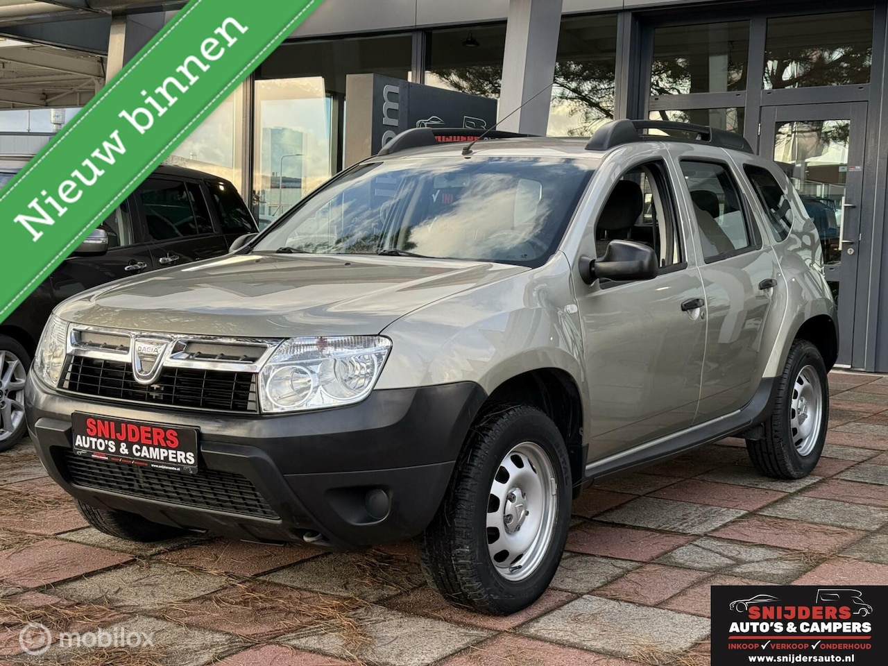 Dacia Duster - 1.6 Prestige 2wd in keurige staat met trekhaak - AutoWereld.nl