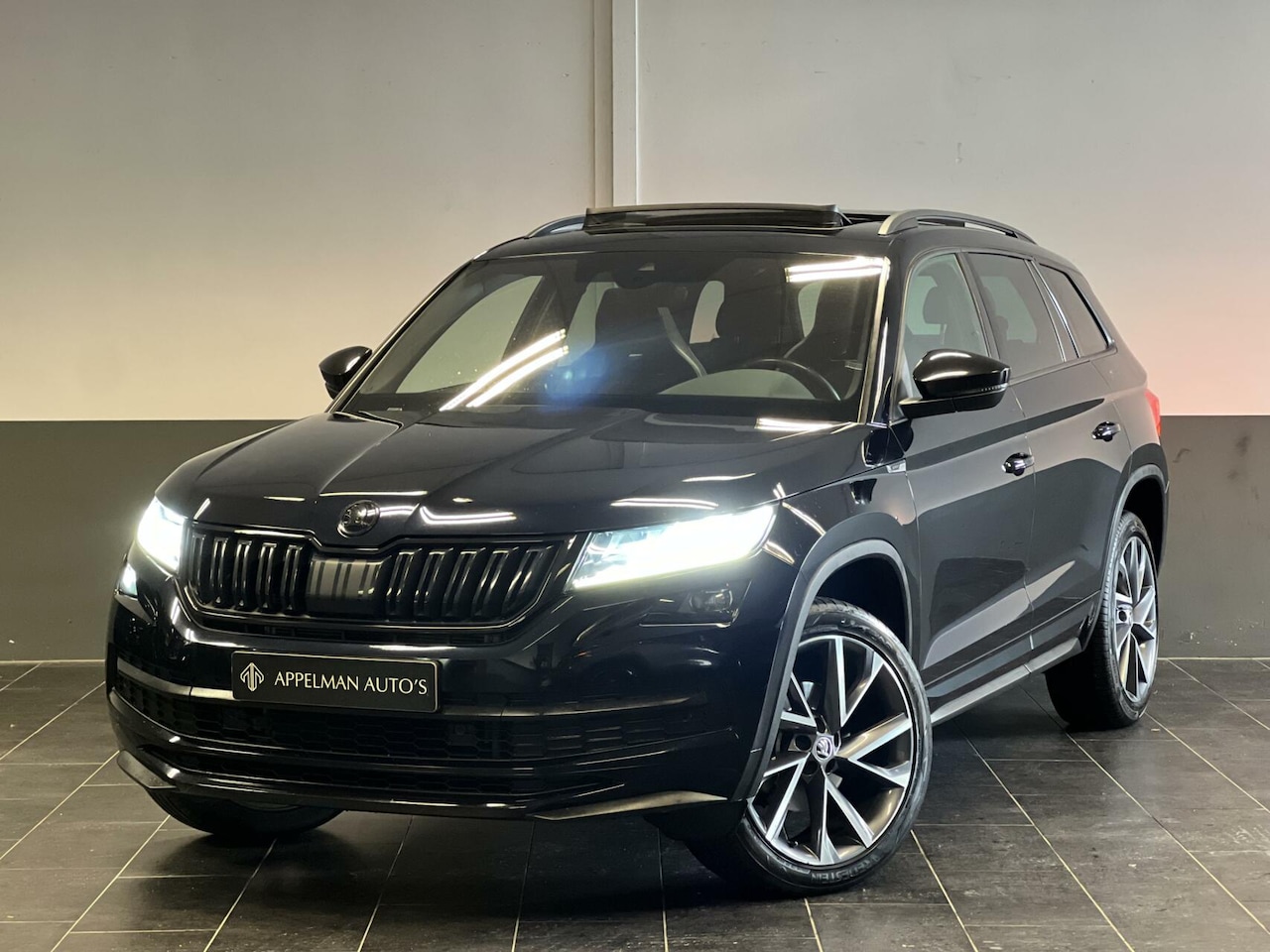 Skoda Kodiaq - 1.5 TSI Sportline Business 7p. | Full | Nap | Trekhaak | Pano | Keyless | - AutoWereld.nl