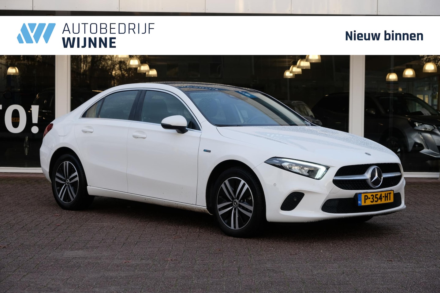 Mercedes-Benz A-klasse - 250 e Hybrid 218pk Aut. Premium Plus | Navi | Panoramadak | PDC | Sportstoelen - AutoWereld.nl