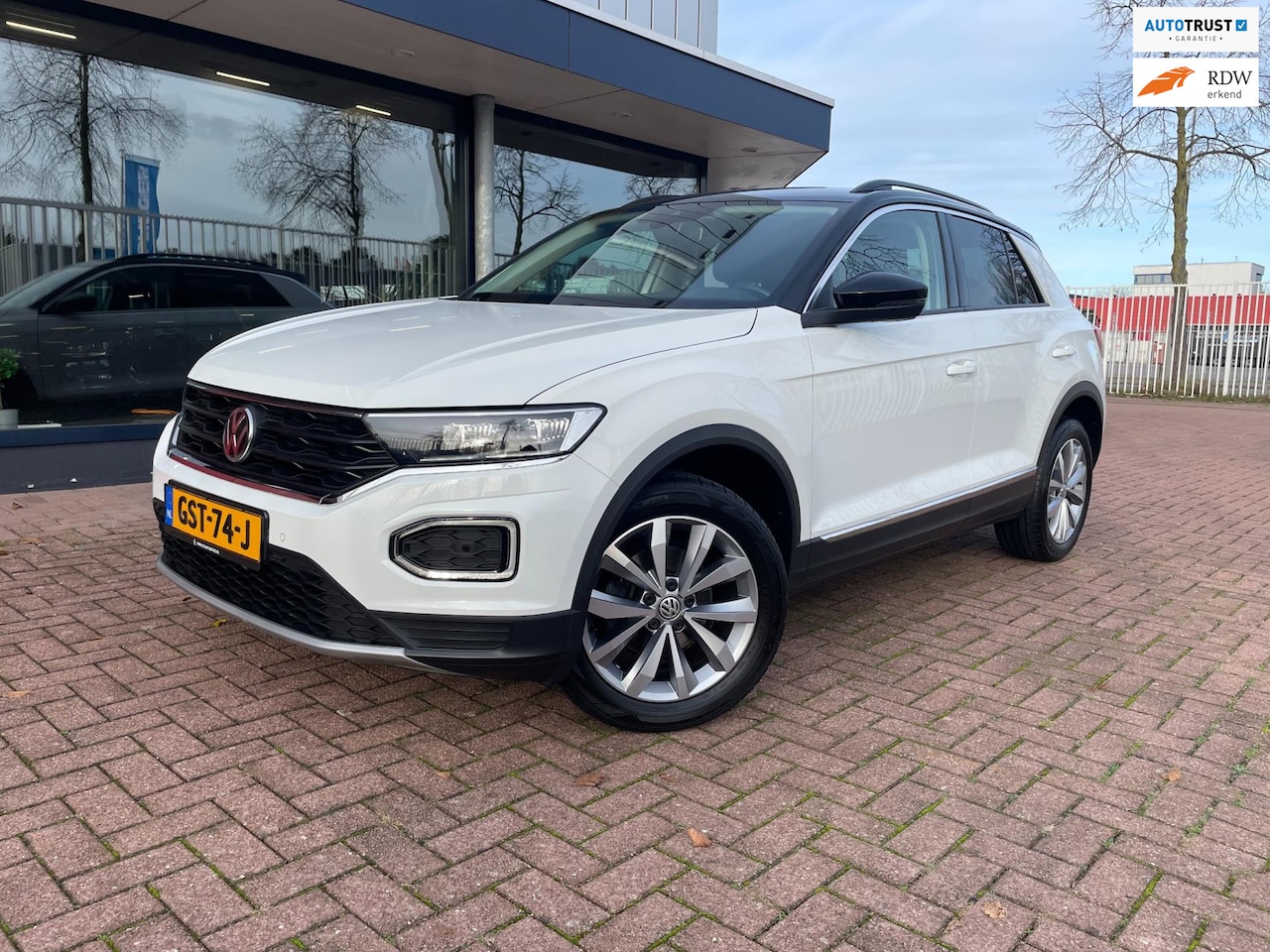 Volkswagen T-Roc - 1.0 TSI Style | LED | ACC | Climate | PDC - AutoWereld.nl