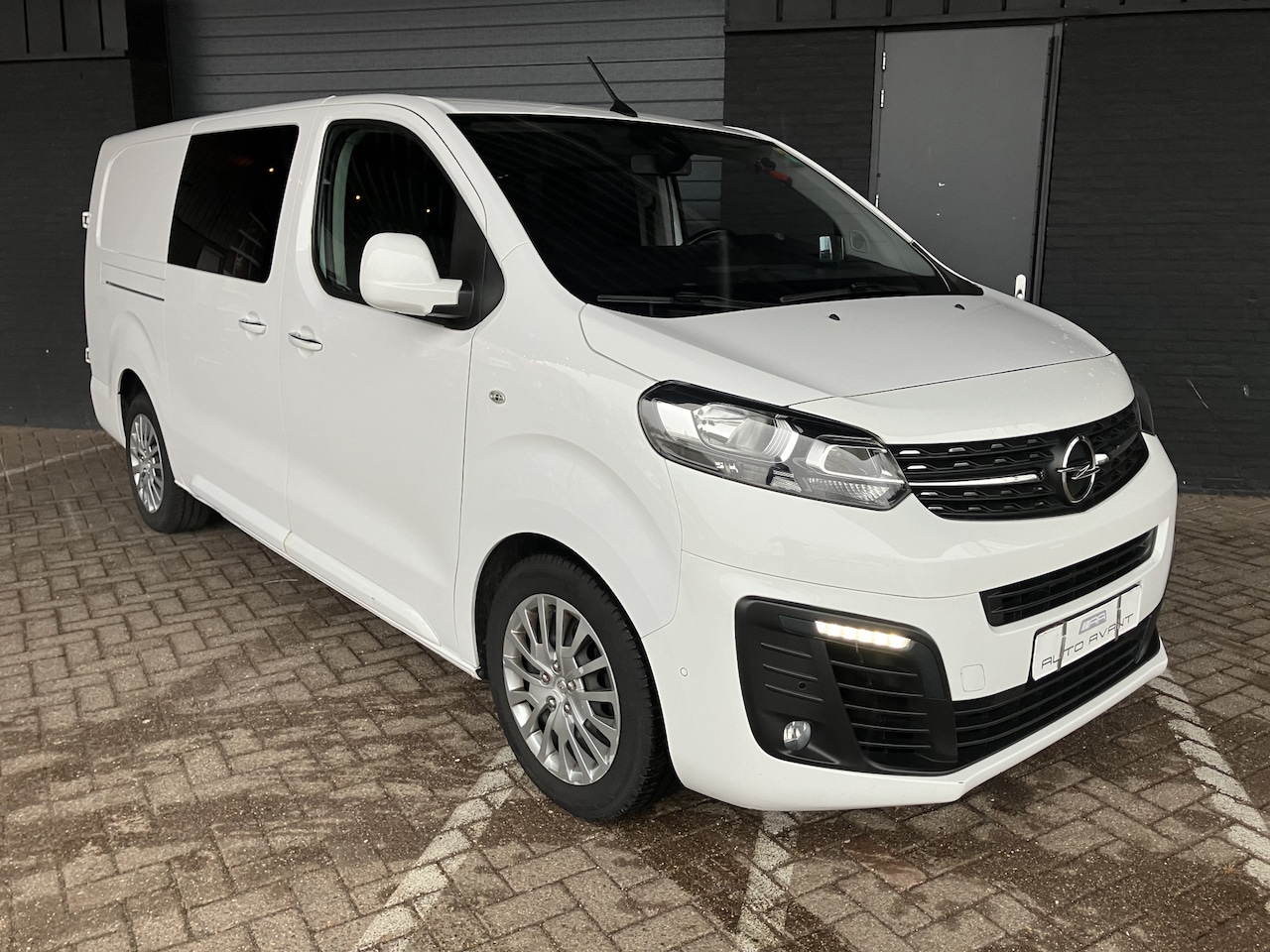 Opel Vivaro - 2.0 CDTI L3H1 DC Innovation NAP - AutoWereld.nl