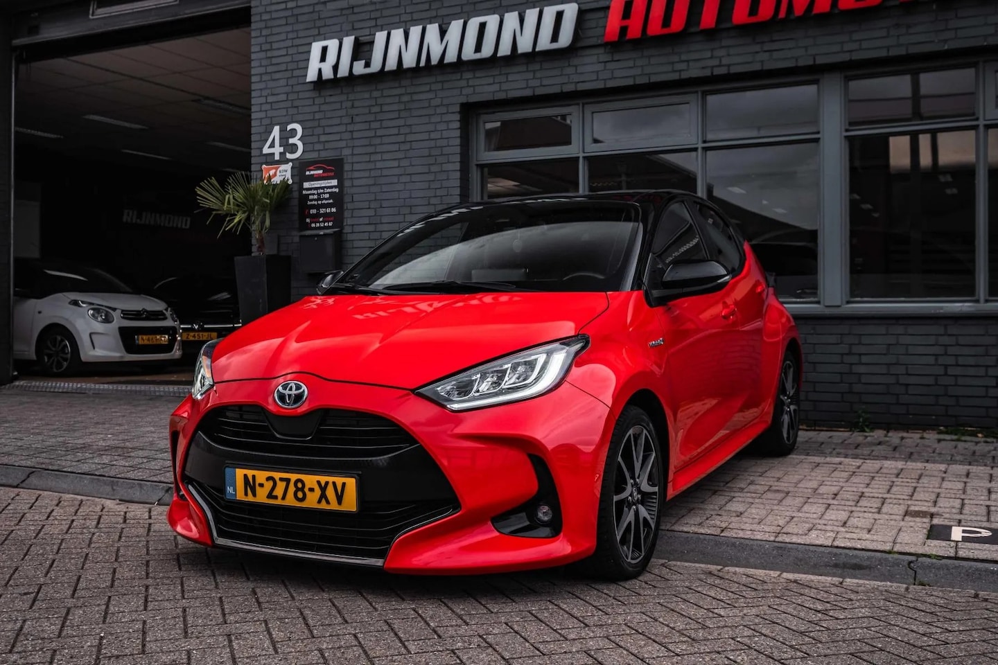 Toyota Yaris - 1.5 Hybrid Launch Edition Limited |Trekhaak|Carplay|Camera - AutoWereld.nl