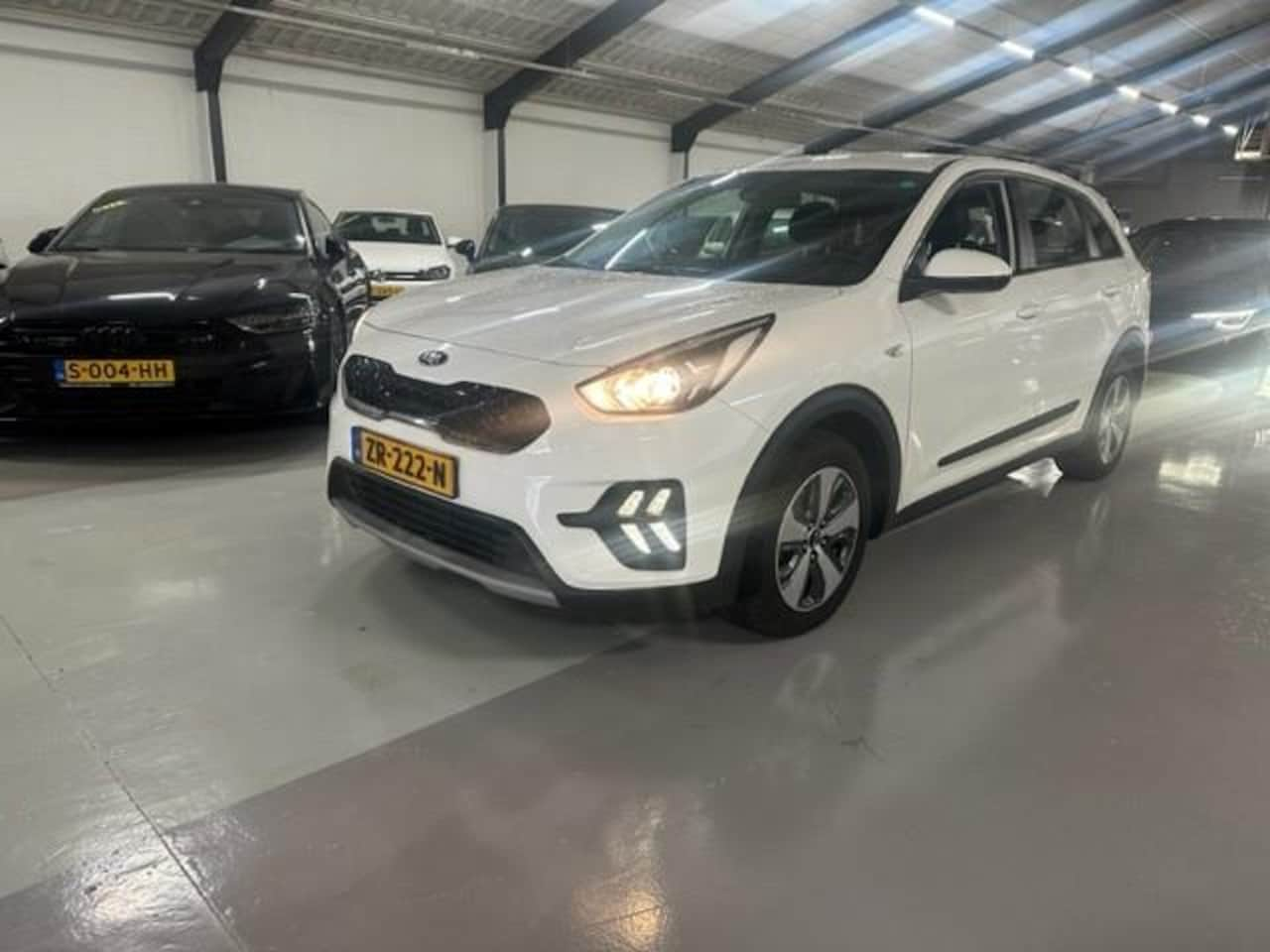 Kia Niro - 1.6 GDi Hybrid ExecutiveLine 1.6 GDi Hybrid ExecutiveLine - AutoWereld.nl