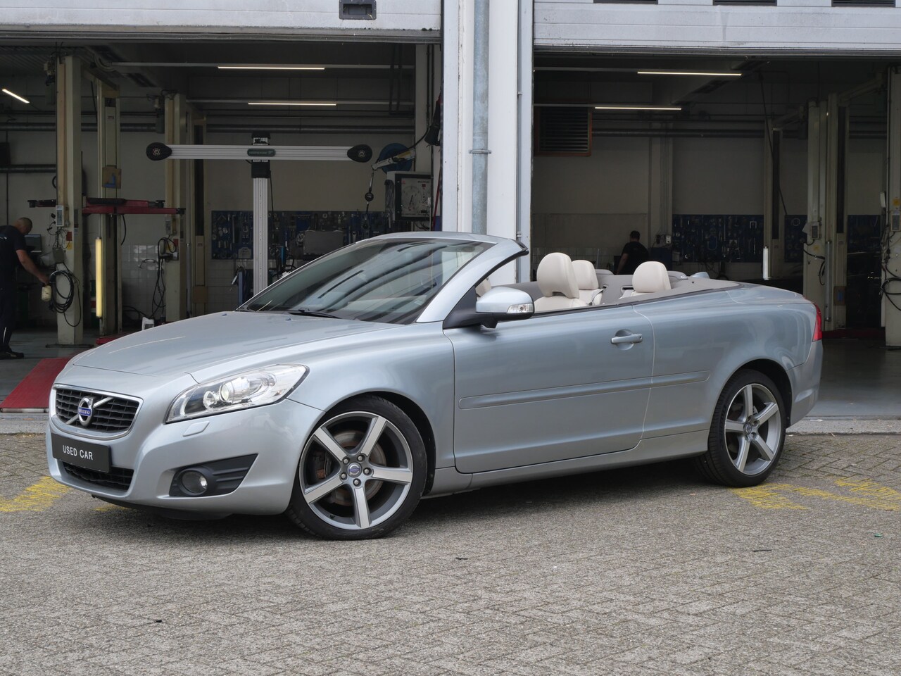 Volvo C70 Convertible - 2.4i Intro Edition | Apple CarPlay | Camera - AutoWereld.nl