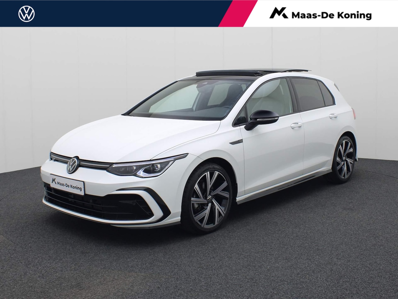 Volkswagen Golf - 1.5eTSI/150PK R-Line Blackstyle DSG · Panoramadak · Navigatie · Stoel-&stuurverwarming · G - AutoWereld.nl