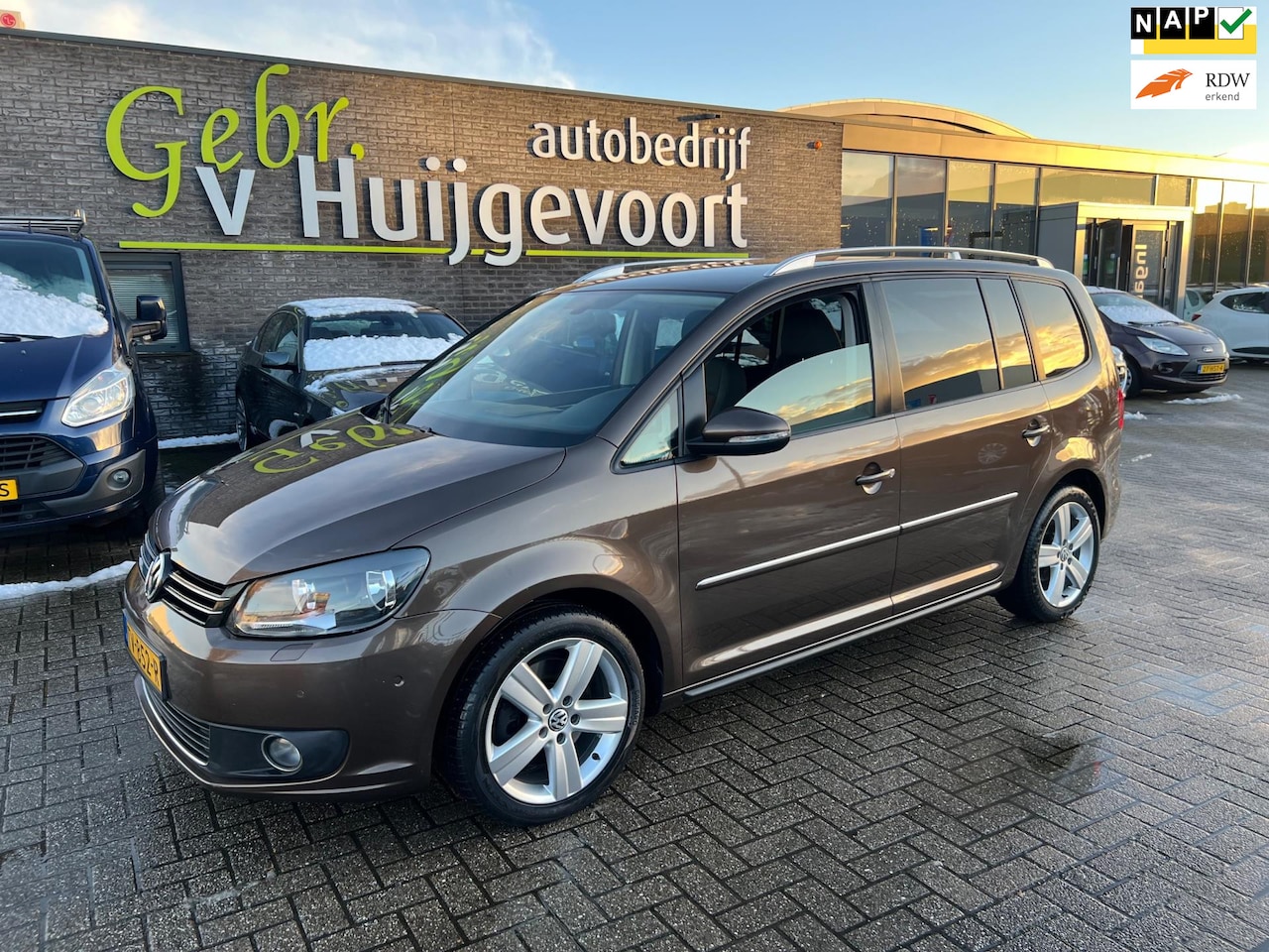 Volkswagen Touran - 1.4 TSI Highline 7p. 1.4 TSI Highline 7p. AUTOMAAT - AutoWereld.nl