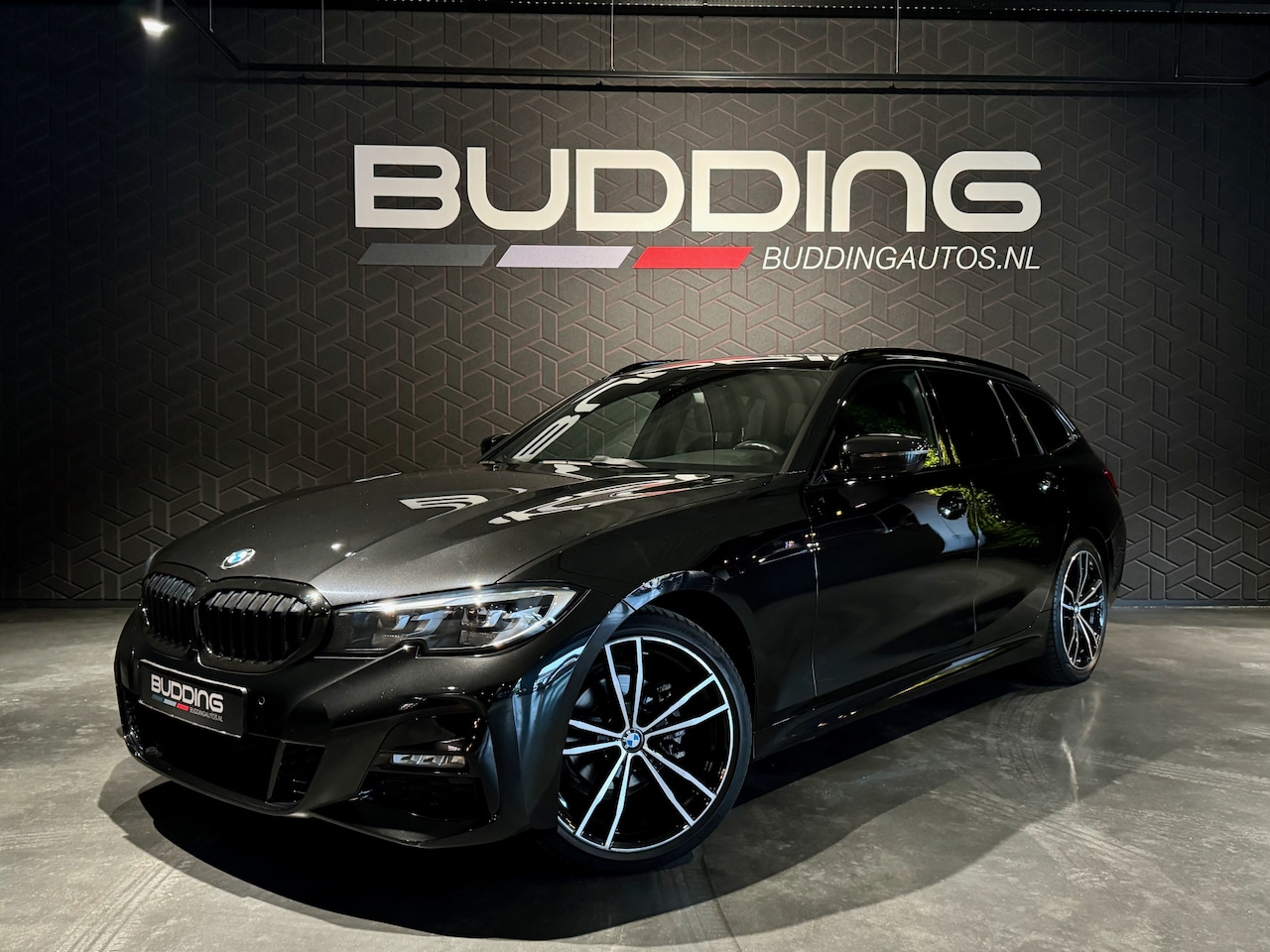 BMW 3-serie Touring - 318i Exe M-Sport | CarPlay | - AutoWereld.nl