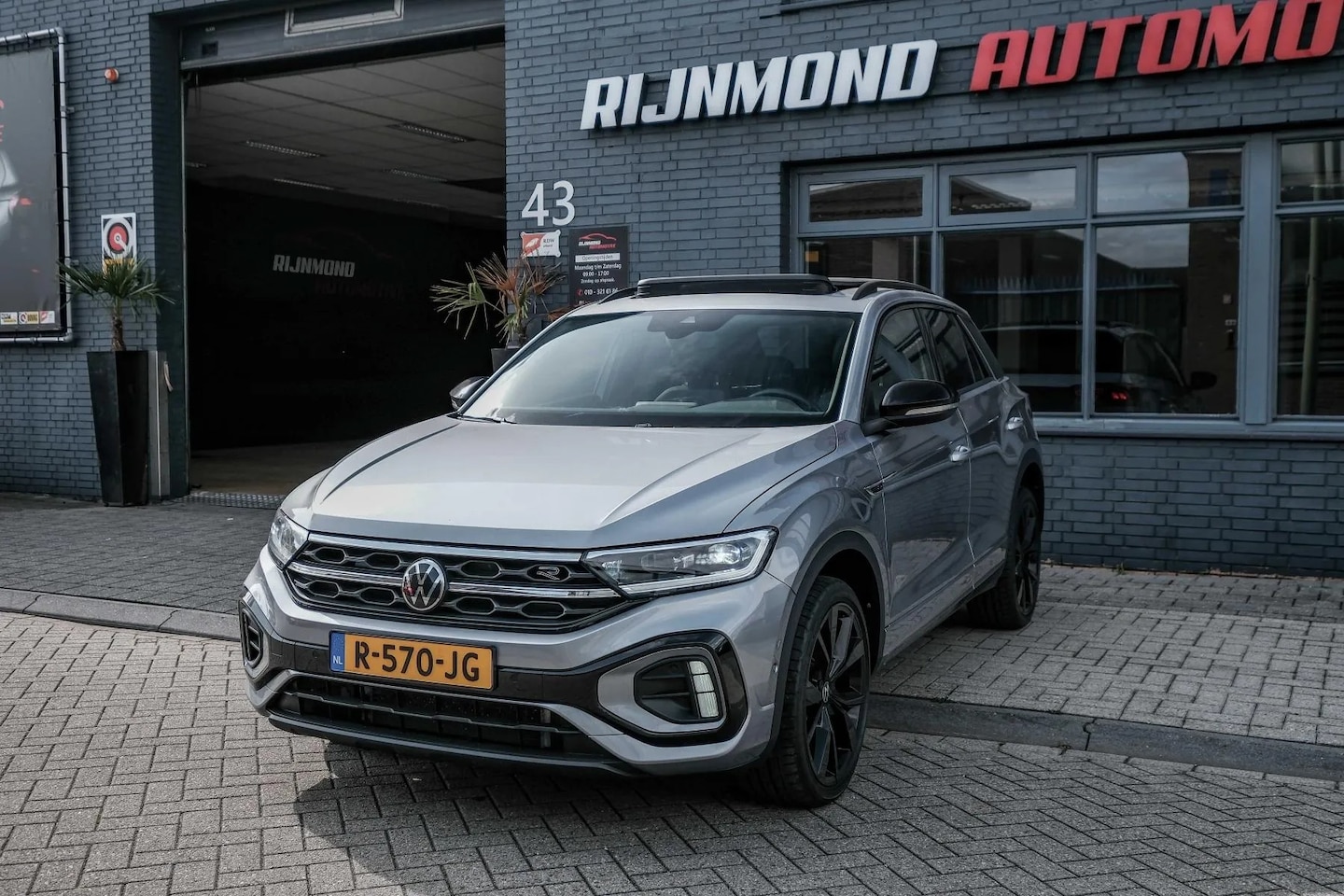 Volkswagen T-Roc - 1.5 TSI R-Line Business+ Pano |Fabrieksgarantie |Carplay - AutoWereld.nl