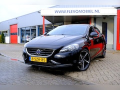 Volvo V40 - 1.6 D2 Momentum Leder|Navi|Cam|Clima\LMV