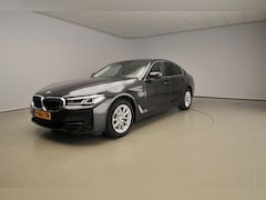 BMW 5-serie - Sedan 520i | Laserlicht | Leder | Navigatie | Comfortzetels | Stoelverwarming | Elektr. ze