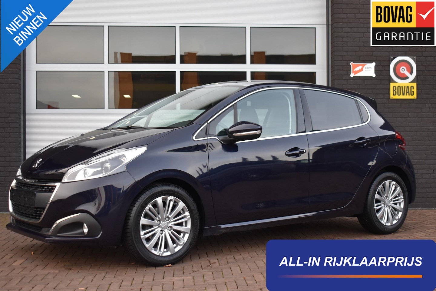 Peugeot 208 - 1.2 Puretech 82PK Allure Sky | Navi | Camera | Pano | Incl. Garantie - AutoWereld.nl