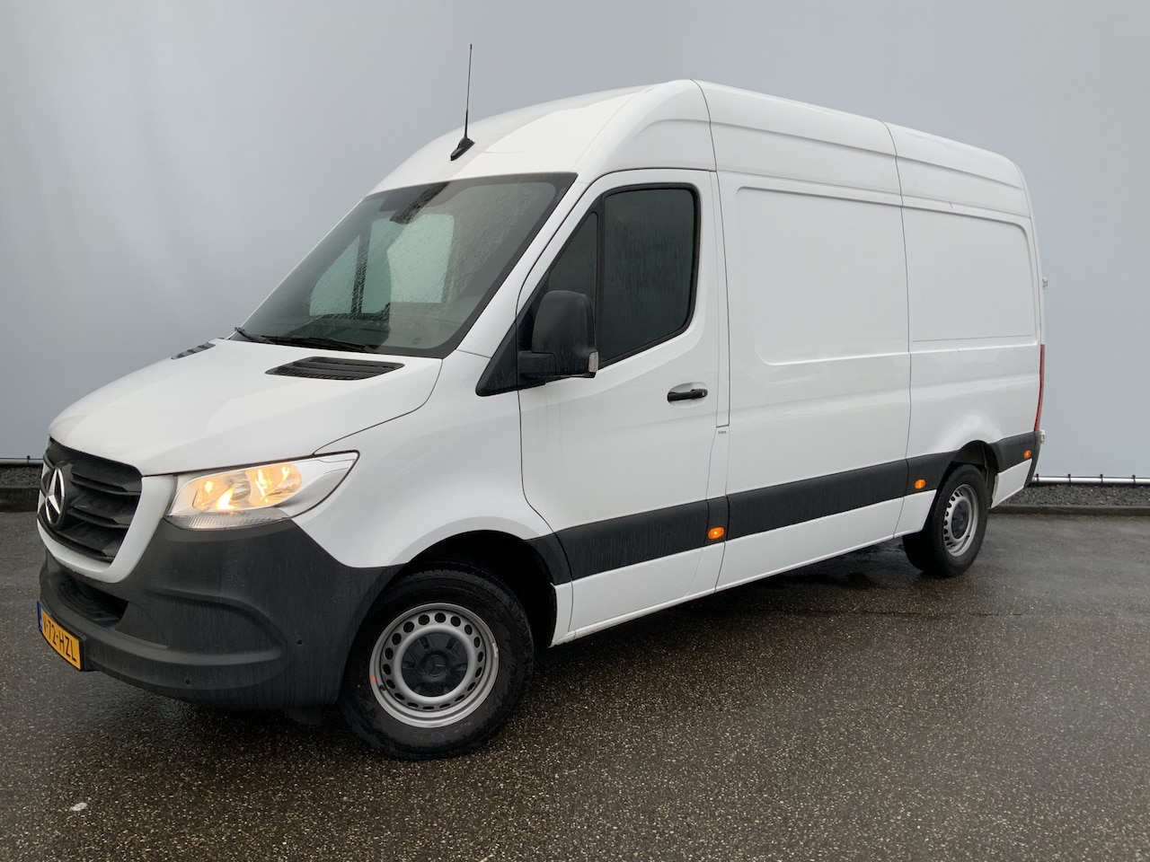 Mercedes-Benz Sprinter - 317 1.9 CDI L2H2 Automaat Airco Cruise Navi Camera 3 Zits M Bux Euro 6 - AutoWereld.nl