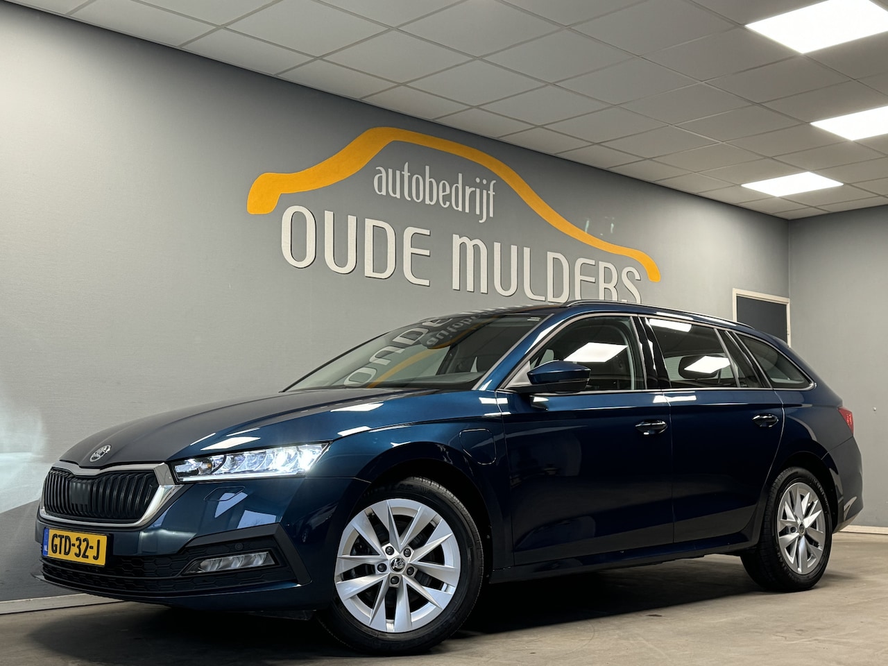 Skoda Octavia Combi - 1.4 TSI iV PHEV Stoelverwarming/CruiseControle/SmartLink - AutoWereld.nl