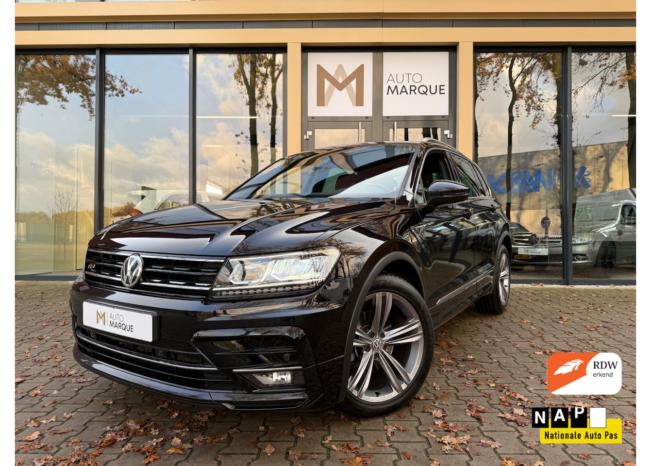 Volkswagen Tiguan - 1.5 TSI ACT 150PK DSG Aut. | Highline Business R | R-Line | 19" LM Velgen | LED | Adaptiev - AutoWereld.nl