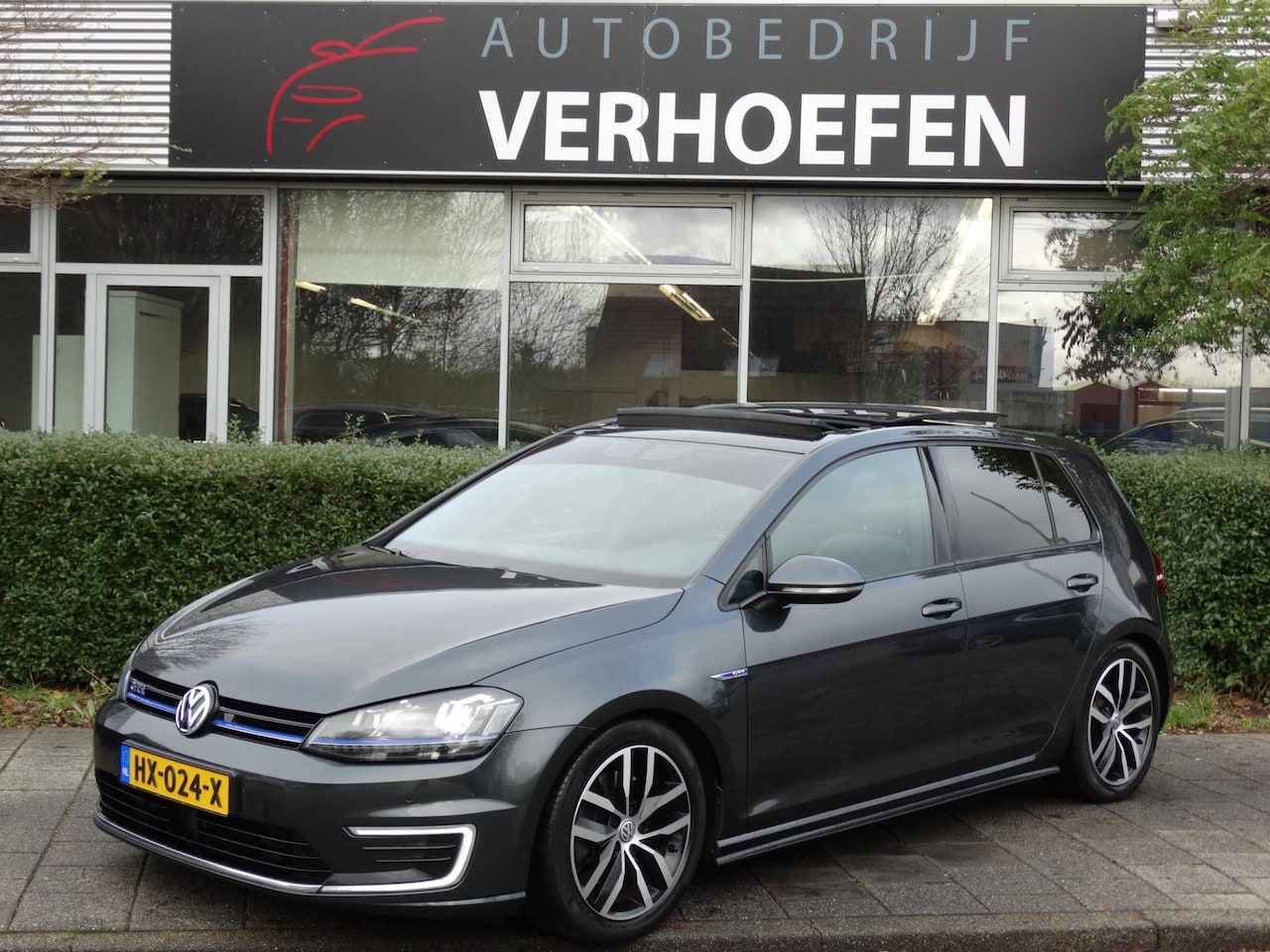 Volkswagen Golf - 1.4 TSI GTE - PANORAMADAK - KEYLESS - LEDEREN BEKLEDING - STOELVERWARMING - FULL OPTION - AutoWereld.nl