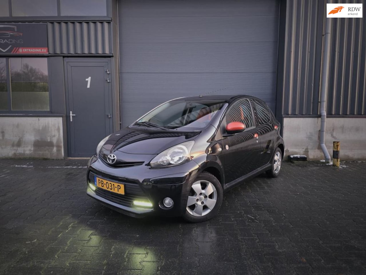 Toyota Aygo - 1.0 Dynamic Orange Led Airco Bluetooth Facelift - AutoWereld.nl