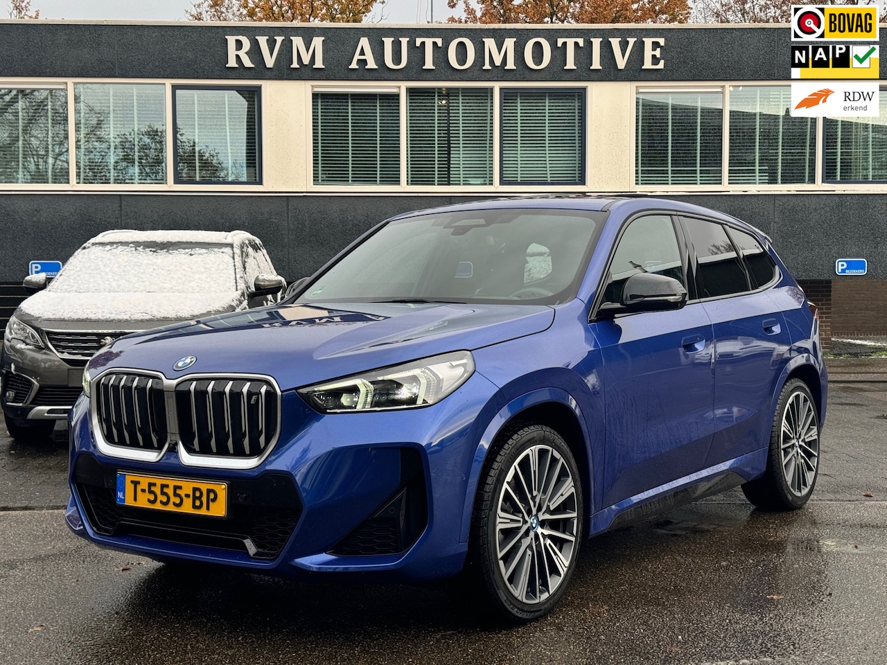 BMW iX1 - XDrive30 M SPORT 67 kWh | PANO | HARMAN KARDON AUDIO | 360 CAMERA | LEDER | COMPLETE AUTO - AutoWereld.nl