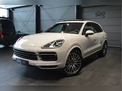 Porsche Cayenne - 3.0 E-Hybrid pano leer camera trekhaak 21 inch