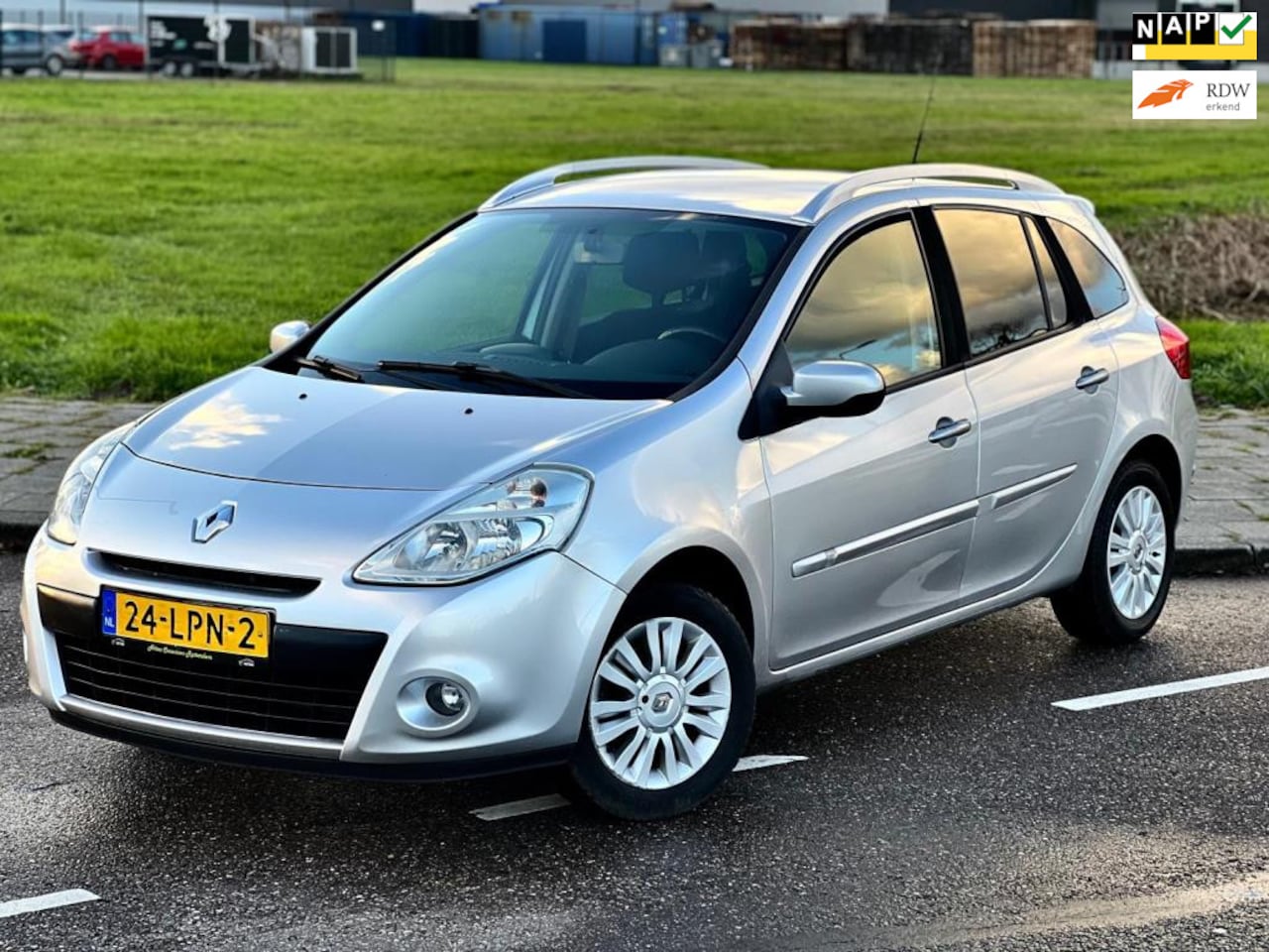 Renault Clio Estate - 1.2 TCE Collection ELEK RAMEN | AIRCO |TREKHK |APK|CRUIS - AutoWereld.nl