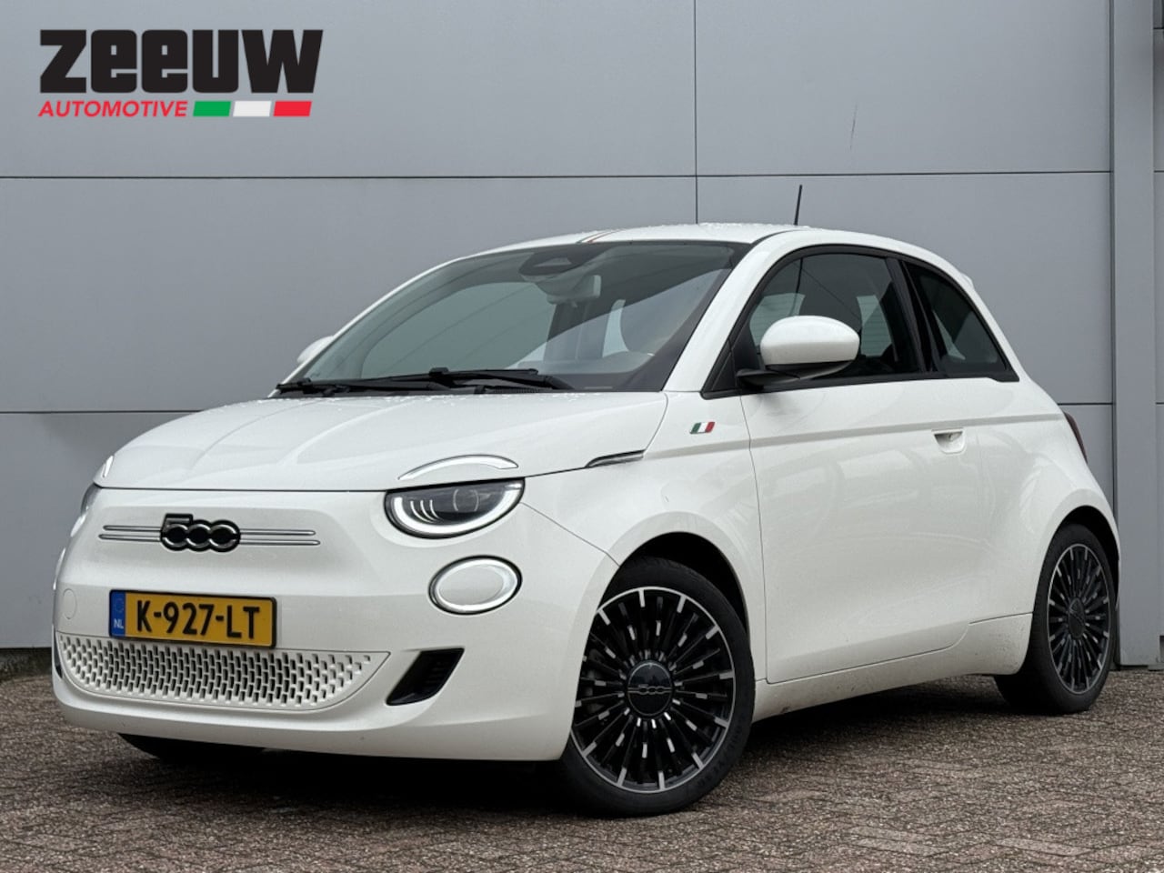 Fiat 500e - Icon 42 kWh | Navi | LED | Winter | Camera | 17" - AutoWereld.nl