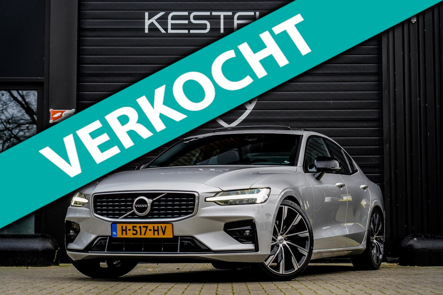 Volvo S60 - 2.0 T4 3x R-Design TREKHAAK/PANO/INTELLISAFE 360/NAP LOGISCH - AutoWereld.nl