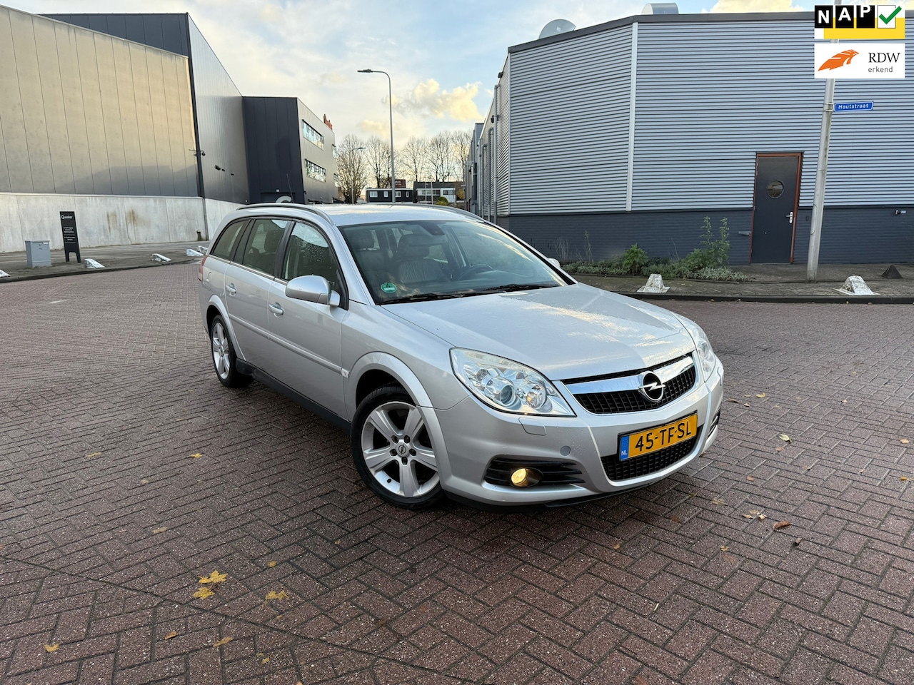 Opel Vectra Wagon - 2.2-16V Executive AUTOMAAT APK LEER Stoelverwarming NAVI - AutoWereld.nl