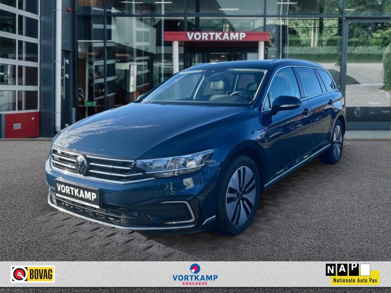 Volkswagen Passat Variant - 1.4 TSI DSG GTE LEDER/TREKHAAK/CAMERA/NAVI/CARPLAY/E-KLEP/STOELV - AutoWereld.nl