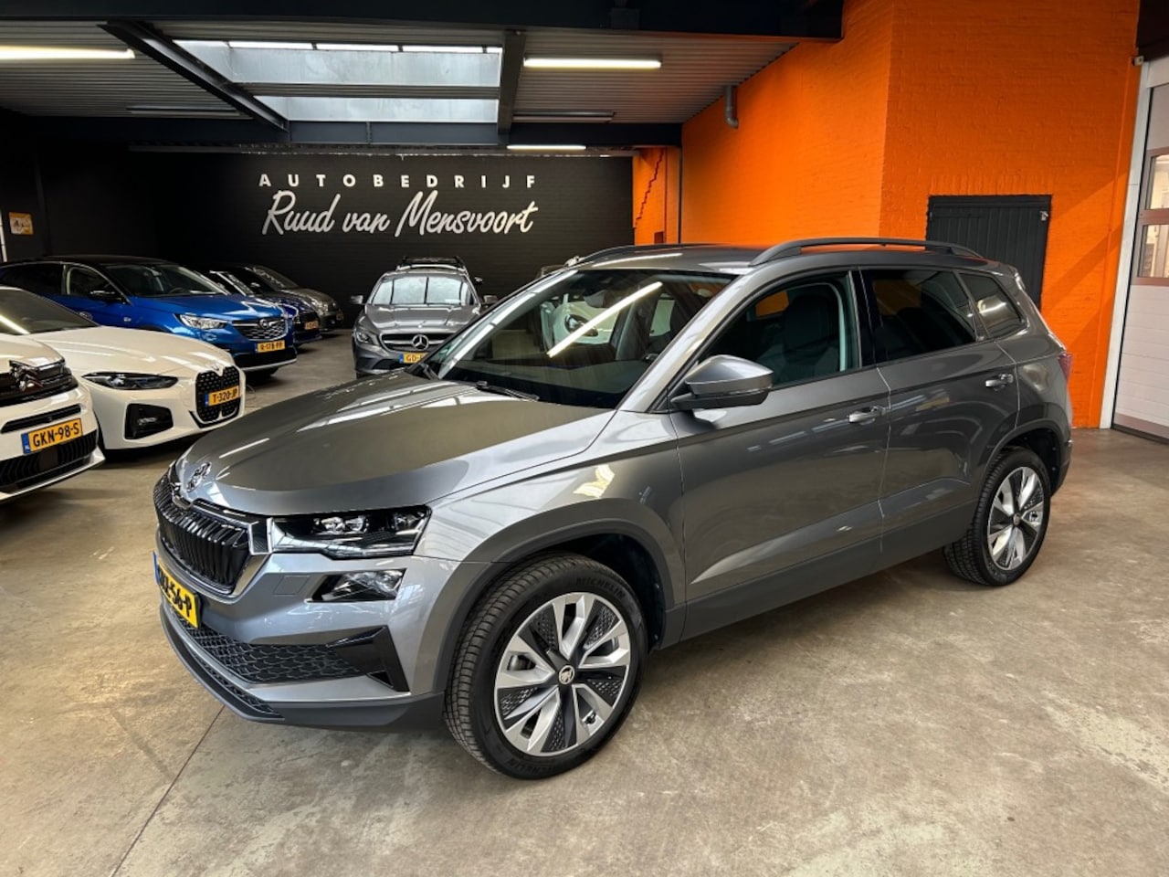 Skoda Karoq - 1.5 TSI BUS.ED. PLUS / Camera / Ad-Cruise / Org. Trekhaak - AutoWereld.nl