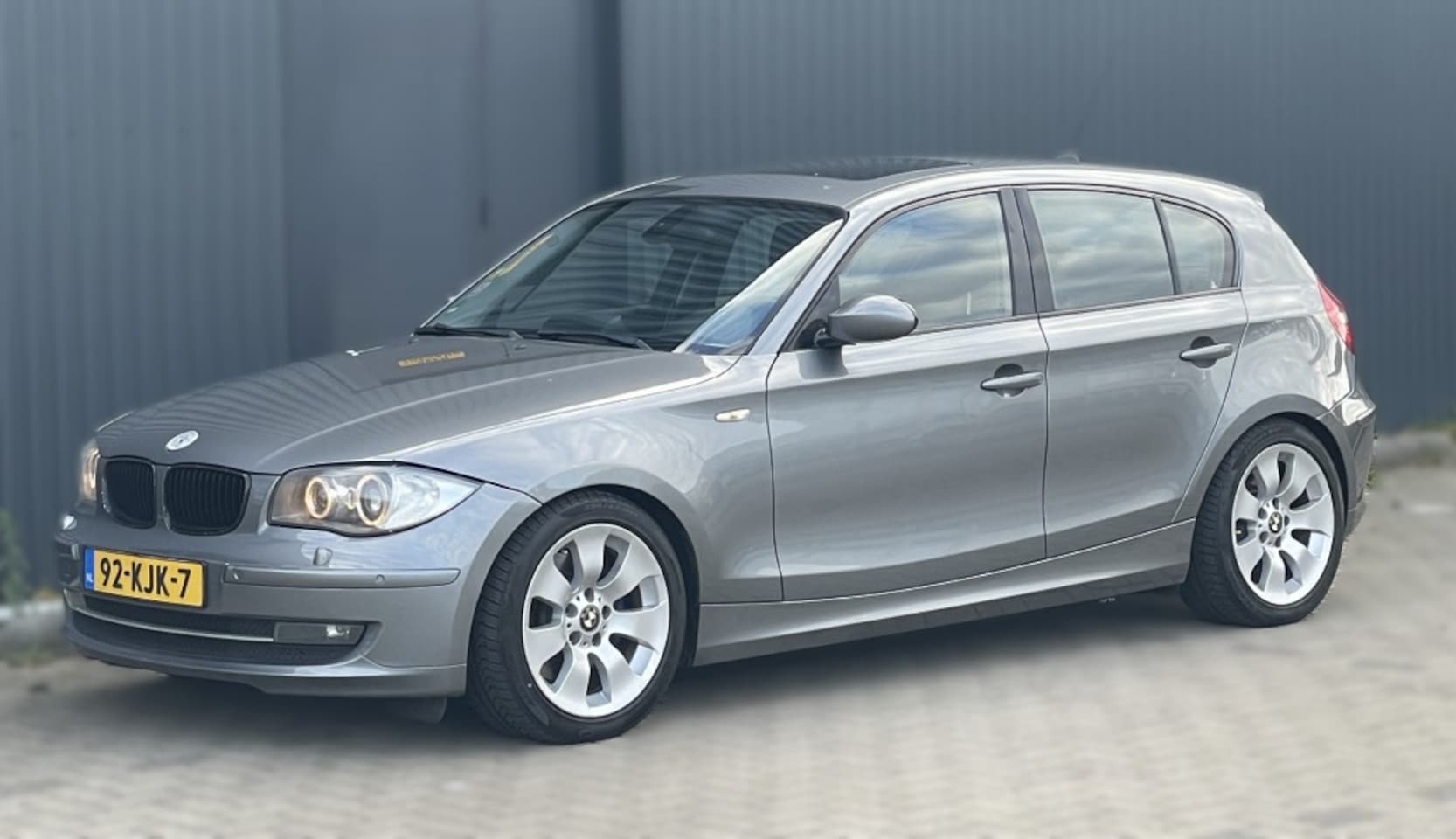 BMW 1-serie - 123d High Executive 123D High Executive - AutoWereld.nl