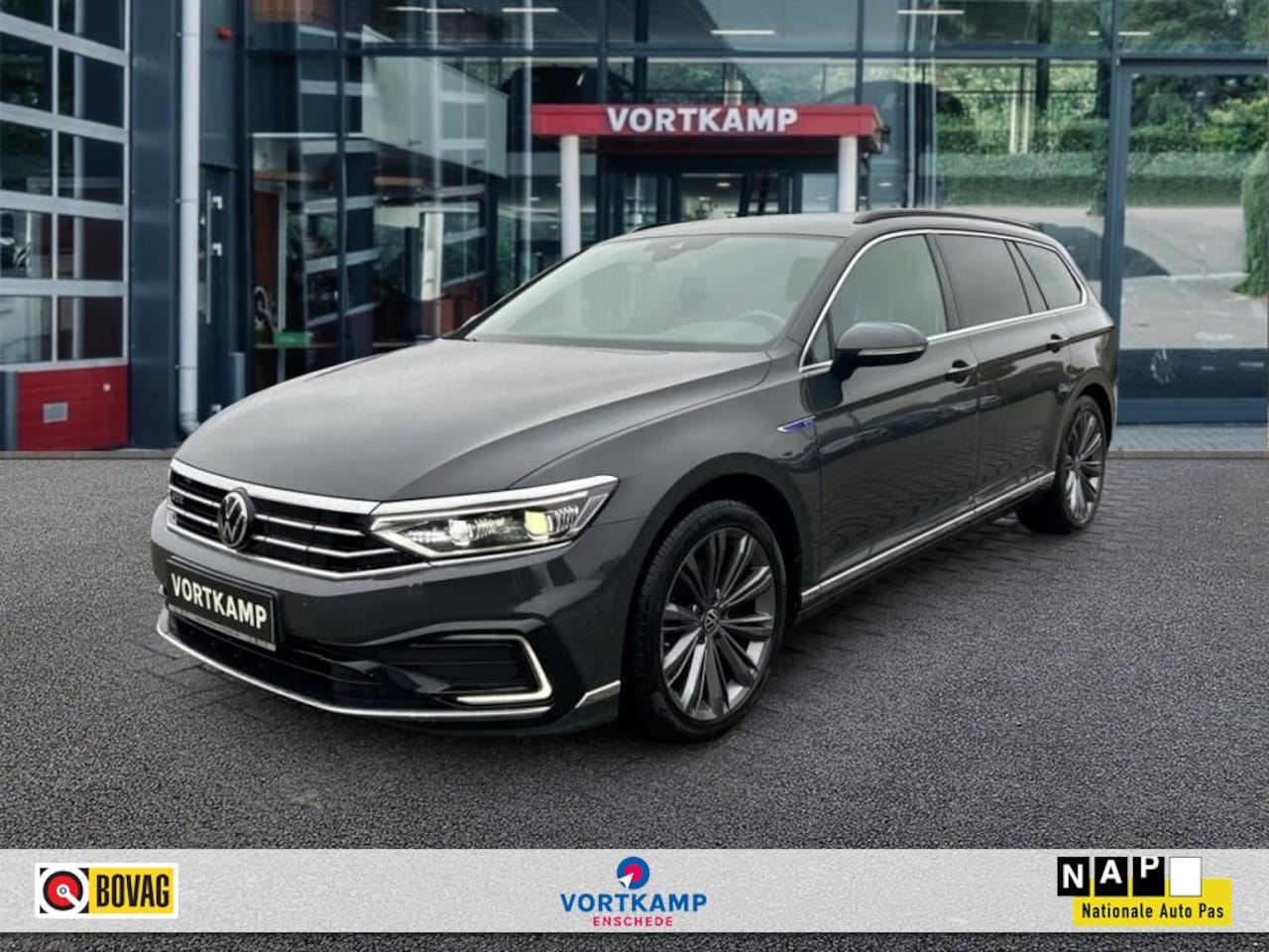 Volkswagen Passat Variant - 1.4 TSI DSG GTE TREKHAAK/CAMERA/LEDER/MEMORY/NAVI/CARPLAY/ACC - AutoWereld.nl