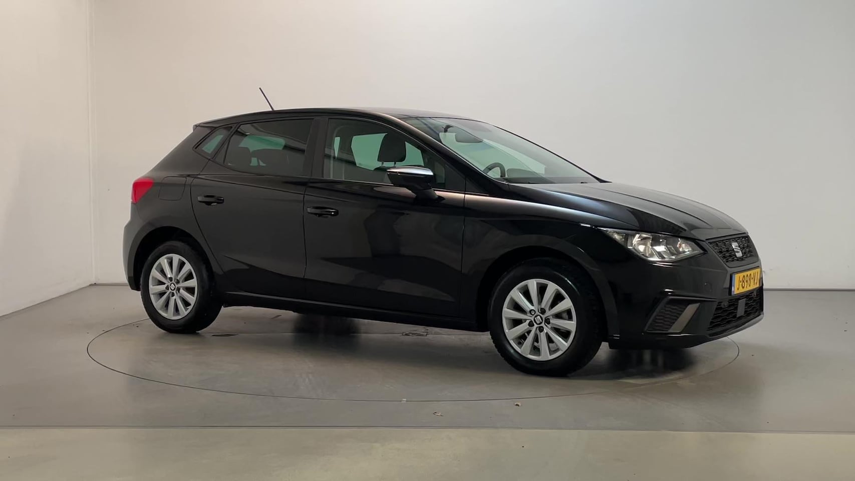 Seat Ibiza - 1.0 TSI Style Business Intense Camera Climate Control Navigatie DAB+ - AutoWereld.nl