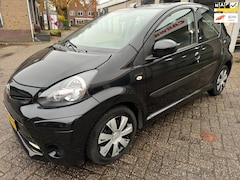 Toyota Aygo - 1.0 VVT-i Aspiration AIRCO LED ORG 119225 KM NAP KLEINE BEURT GEHAD NW APK AFLEVERING NETT