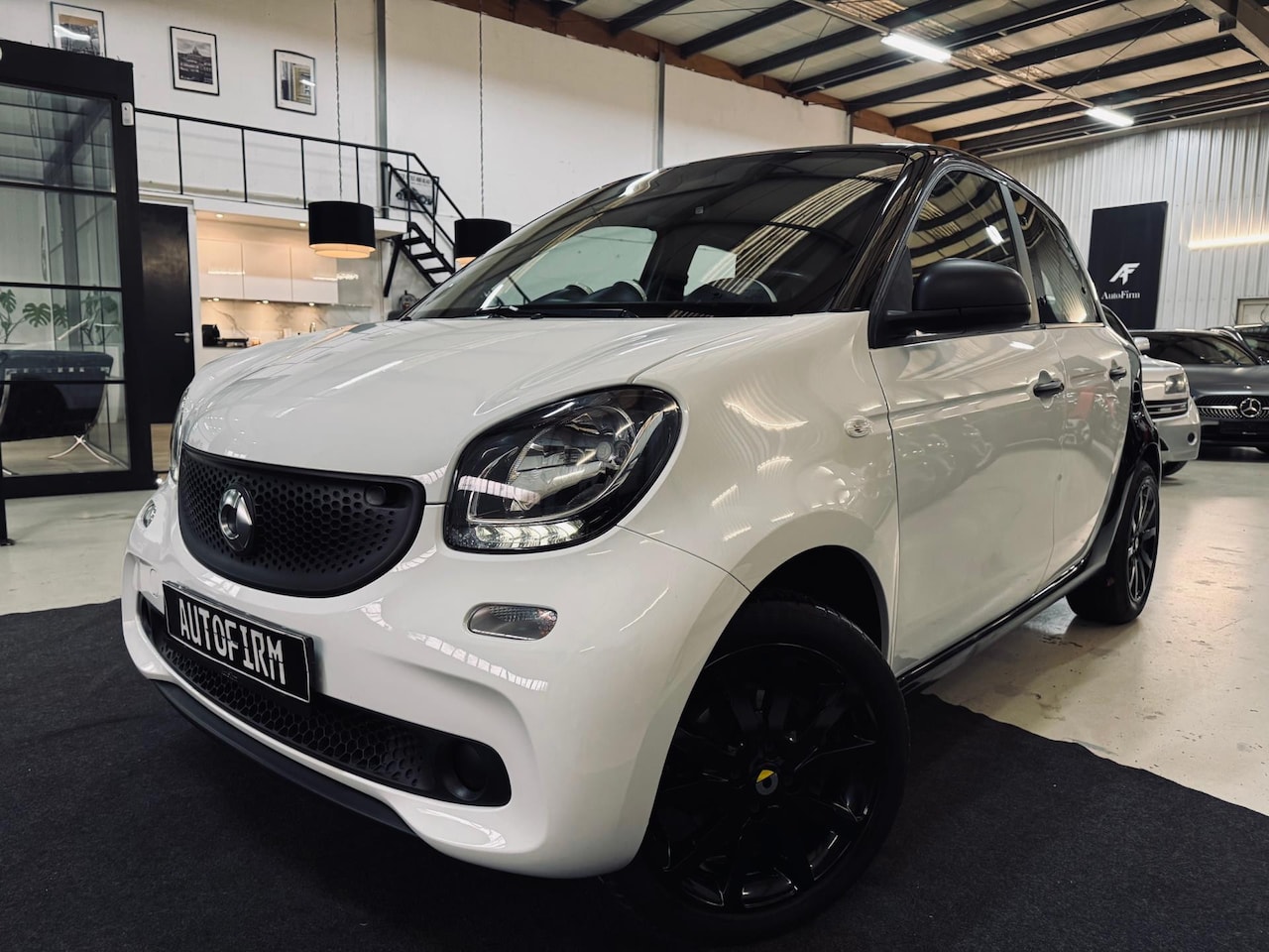 Smart Forfour - 1.0| Bluetooth verbinding|Eerste eigenaar| Airco| Cruisecontrol| Boordcomputer| White Blac - AutoWereld.nl