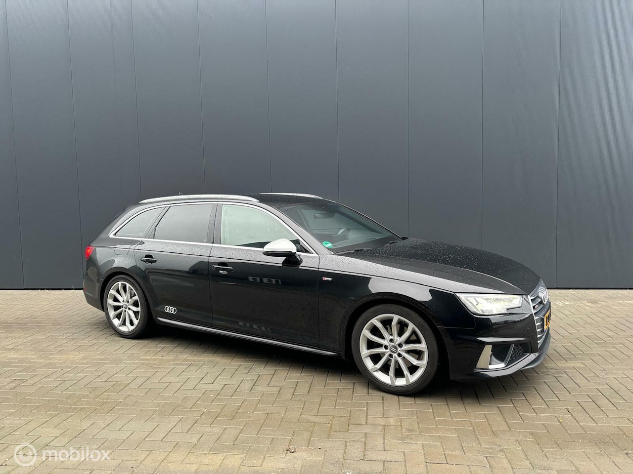 Audi A4 Avant - 40 TFSI Sport S line black edition! 139.600 km - AutoWereld.nl