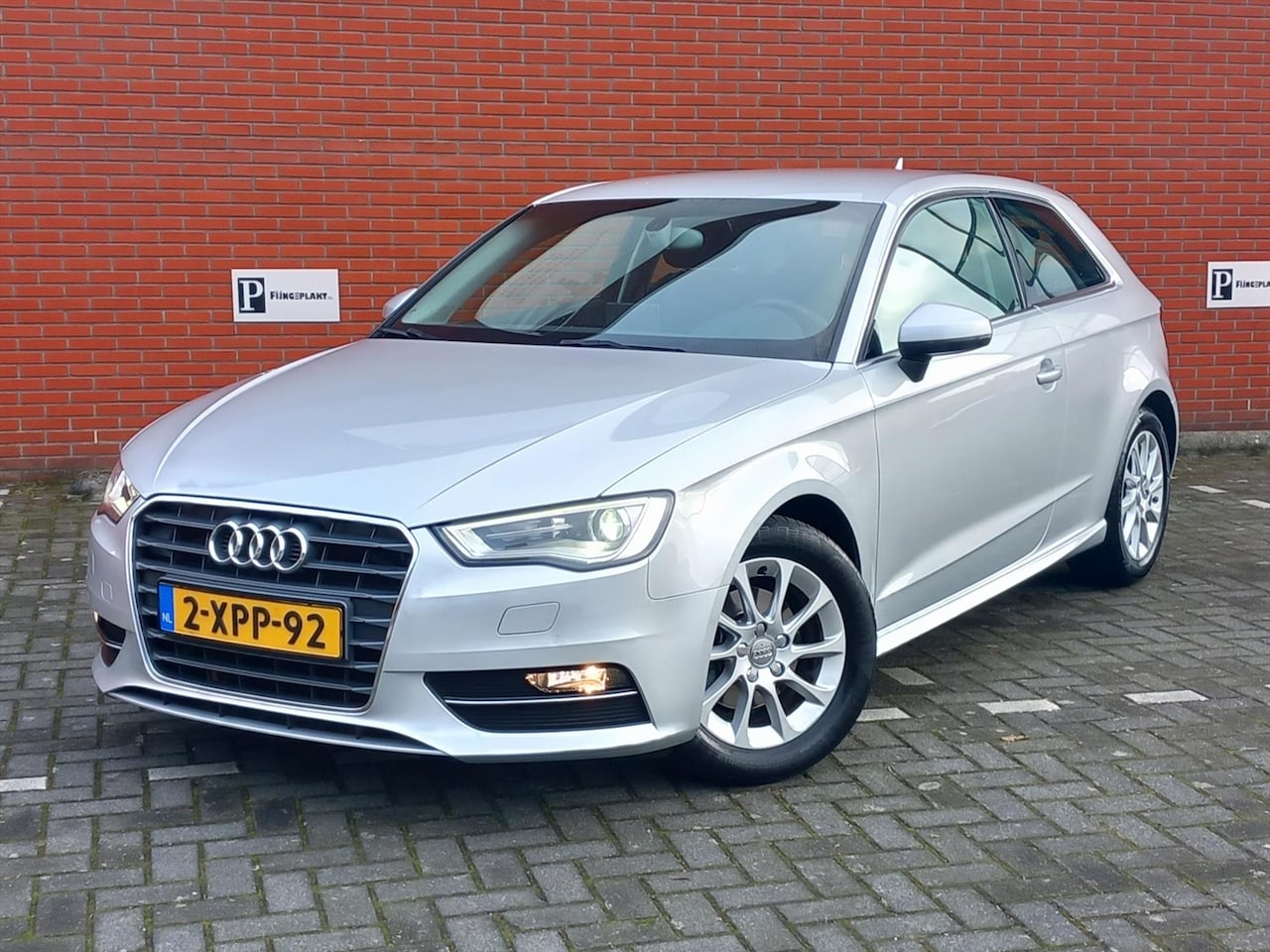 Audi A3 Sportback - 1.6 TDI ultra Edition 110pk Navigatie - AutoWereld.nl