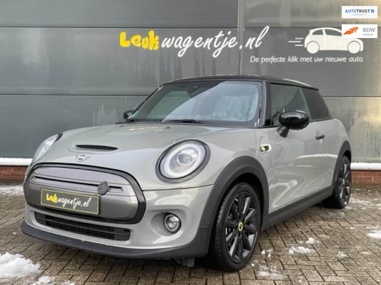 MINI Mini-Electric - 33 kWh Cooper *p-camera *carplay *M-trim - AutoWereld.nl