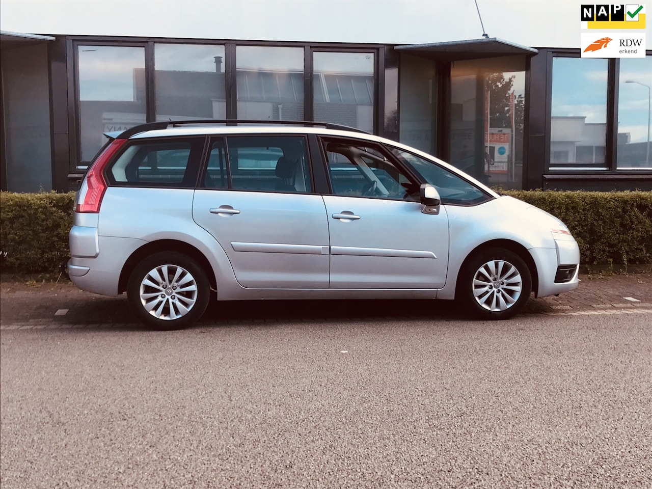 Citroën Grand C4 Picasso - 1.6 VTi AMBIANCE/7 PERS./NAVI/LMV/4 NWE BANDEN/TREKHAAK. - AutoWereld.nl