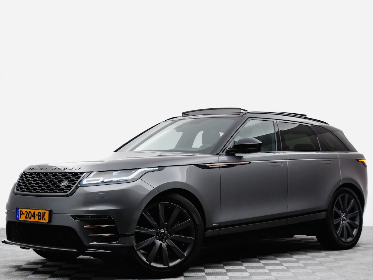 Land Rover Range Rover Velar - 3.0 V6 AWD R-Dynamic HSE (panodak,sfeerverlichting,keyless,stuurverwarming) - AutoWereld.nl