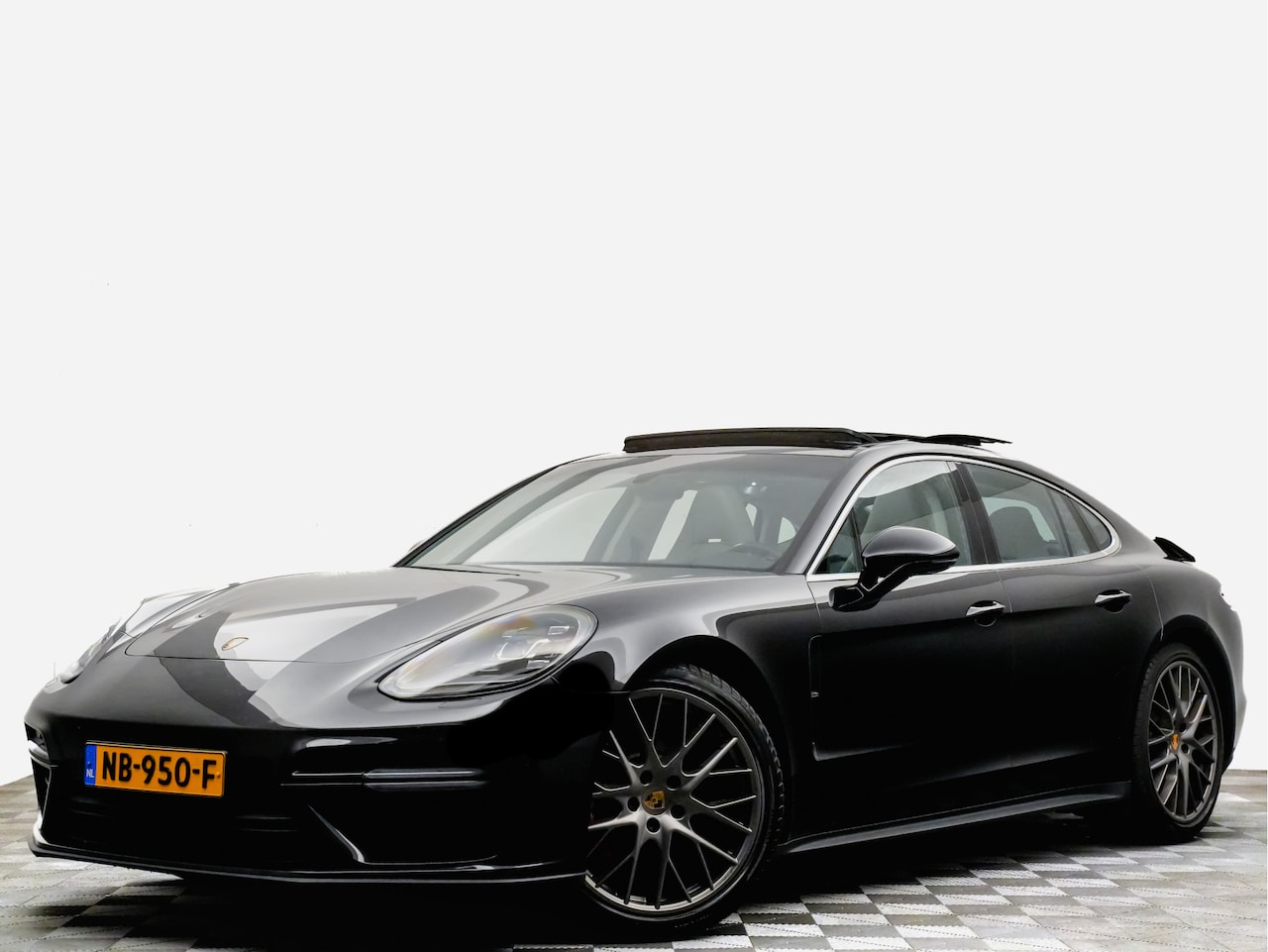 Porsche Panamera - 4.0 Turbo 550pk (matrix,panodak,bose,360,alcantara hemel,luchtvering) - AutoWereld.nl