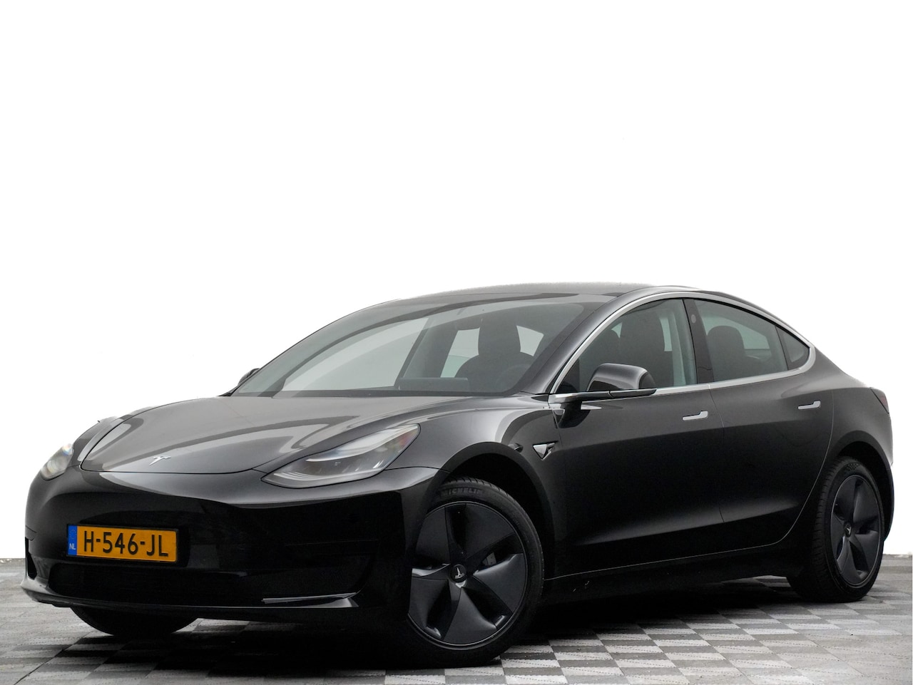 Tesla Model 3 - Standard Plus (autopilot,panodak,lage bijtelling) - AutoWereld.nl