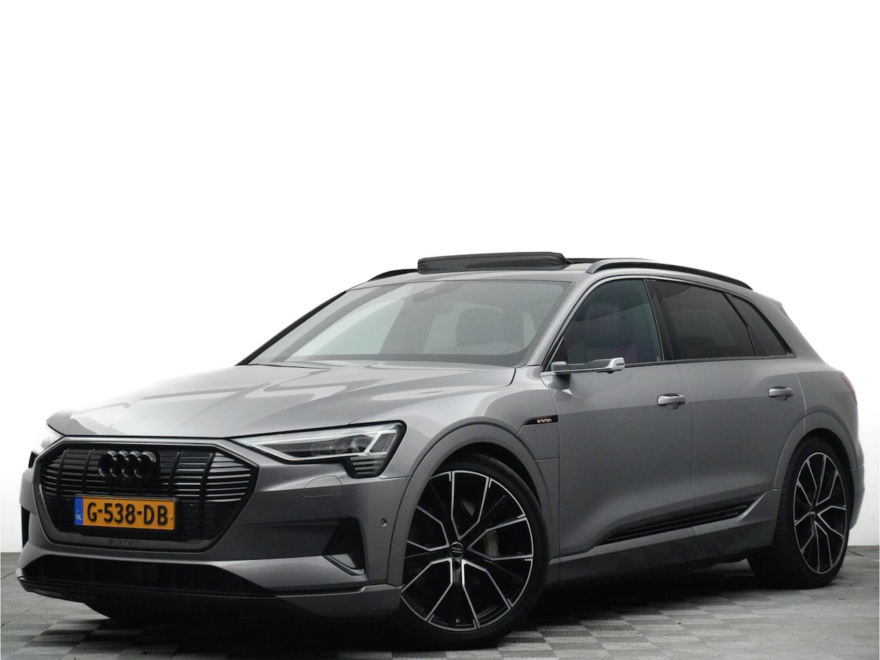 Audi e-tron - 55 quattro 408pk advanced S-Edition 95 kWh (360,B&O,panodak,luchtvering,trekhaak,sfeerverl - AutoWereld.nl