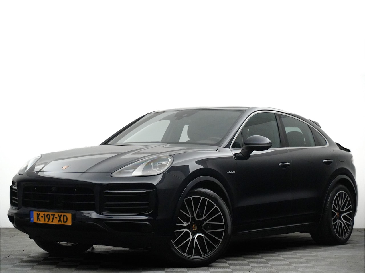 Porsche Cayenne Coupé - 3.0 E-Hybrid 460pk Sport Chrono (keyless,panodak,bose,stuurverwarming,matrix,360) - AutoWereld.nl