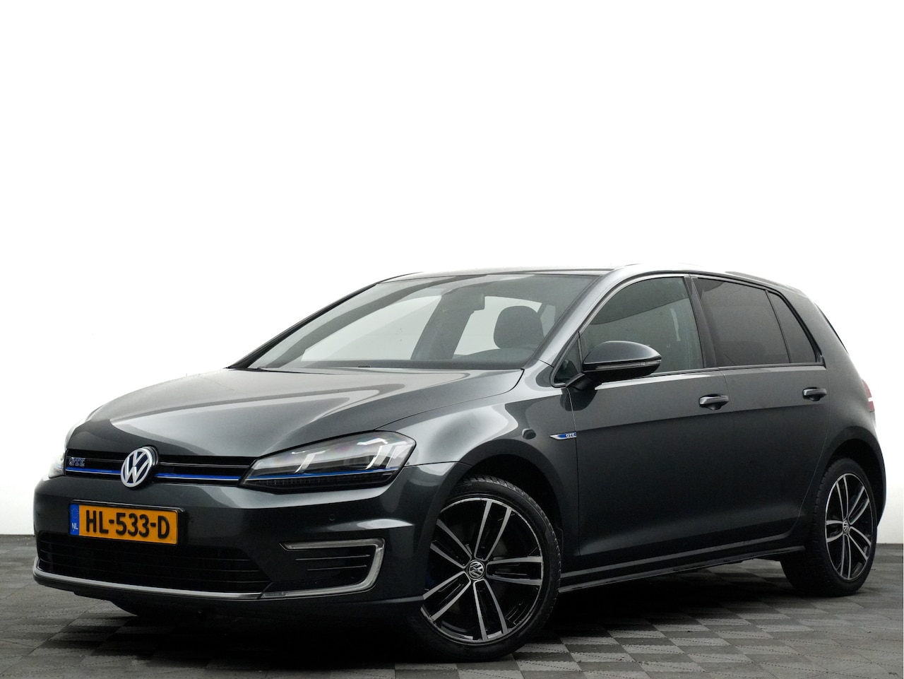 Volkswagen Golf - 1.4 TSI GTE 205pk DSG/Aut6 (LED,navi pro,privacy glass,clima) - AutoWereld.nl