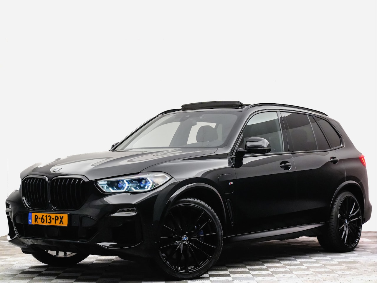 BMW X5 - xDrive45e M-Sport 400pk High Executive Black Edition (bower&wilkens,panodak,laser,standkac - AutoWereld.nl