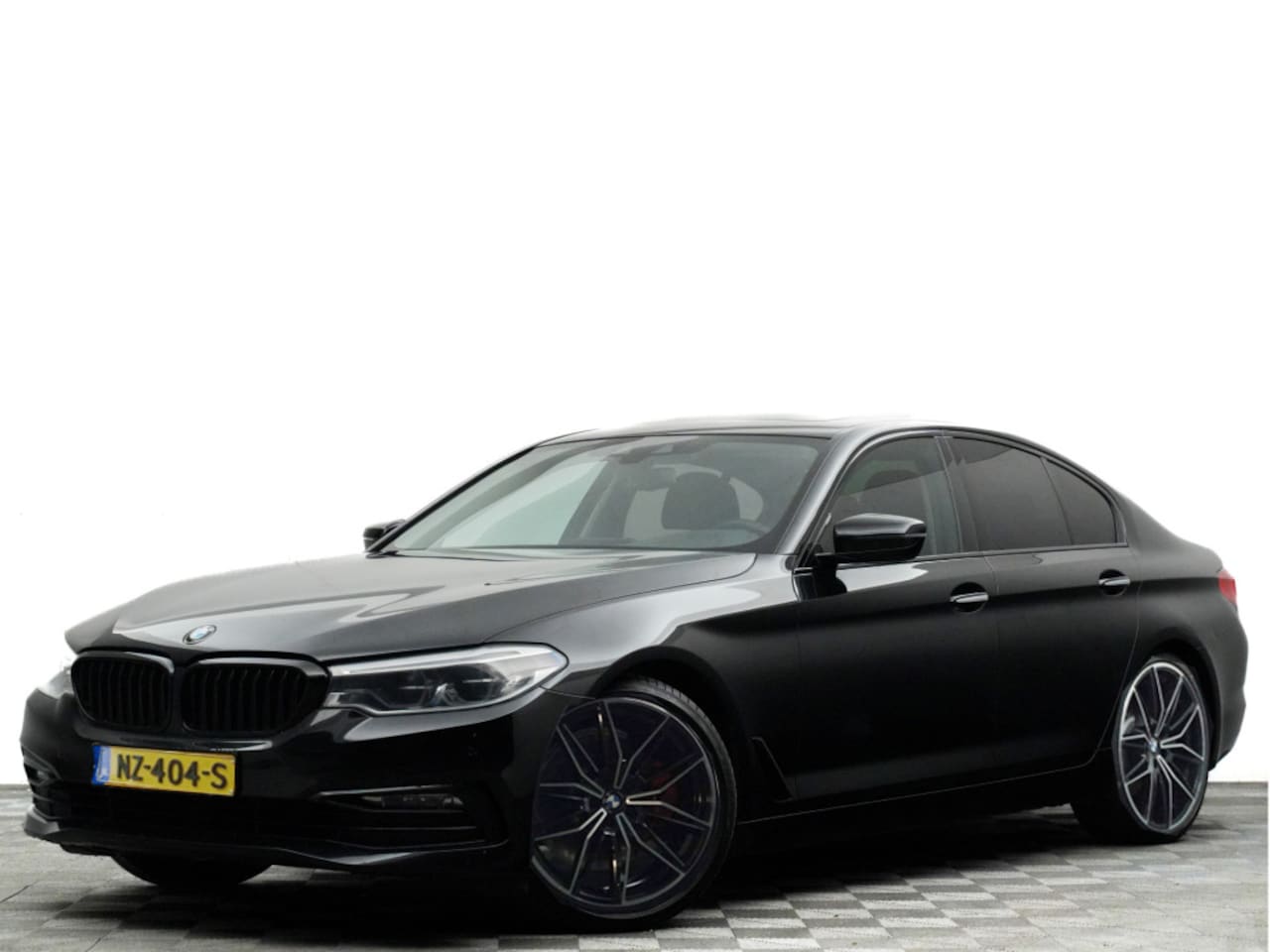 BMW 5-serie - 520d Aut8 M Sport Black Edition (laser,leer,virtual cockpit,park assist,navi pro) - AutoWereld.nl